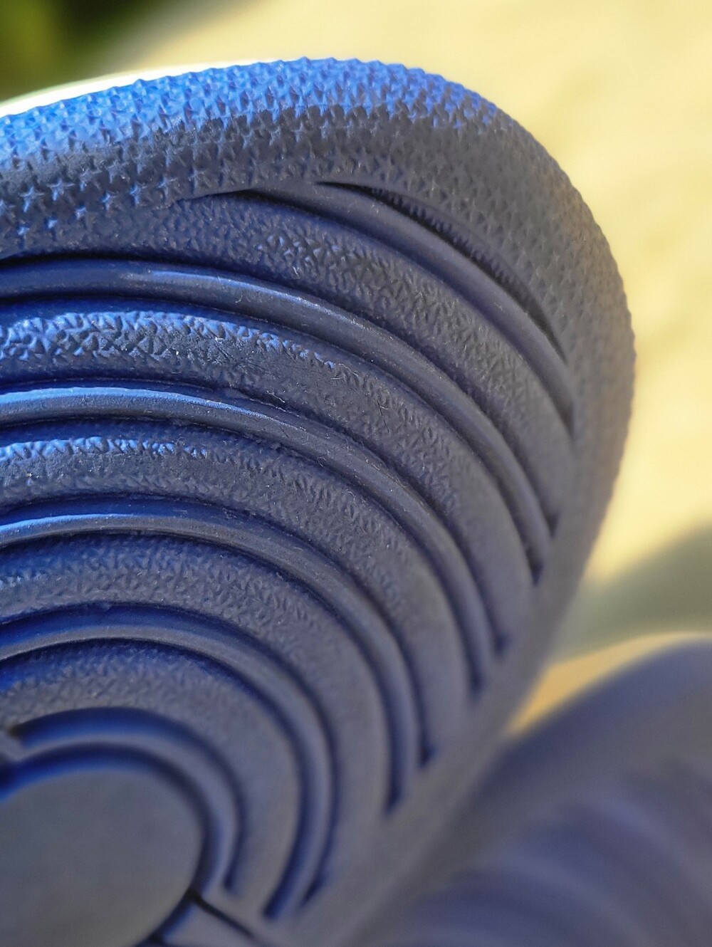 Jordan 1 High OG 'Hyper Royal' - Picture 7 of 8